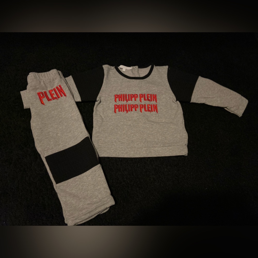 Authentic Philipp plein 2pc sweat suit excellent condition size 3 top and bottom